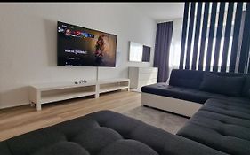 2 Bedroom Cityview Apartment Ps5-Qled Tv-Parking